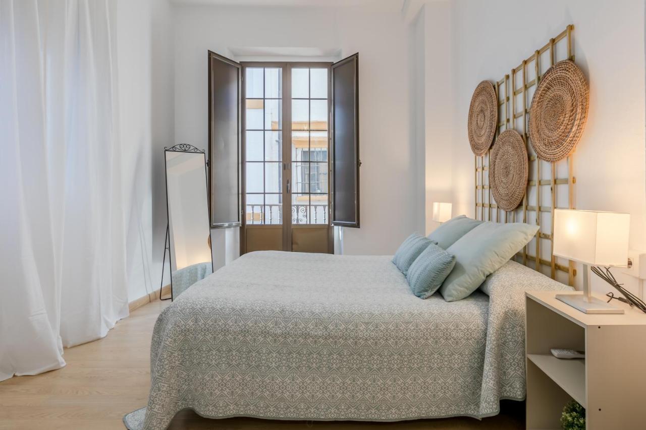 Avanti La Campana, Con Un Balcon Que Te Enamorara Del Ambiente De Sevilla Экстерьер фото